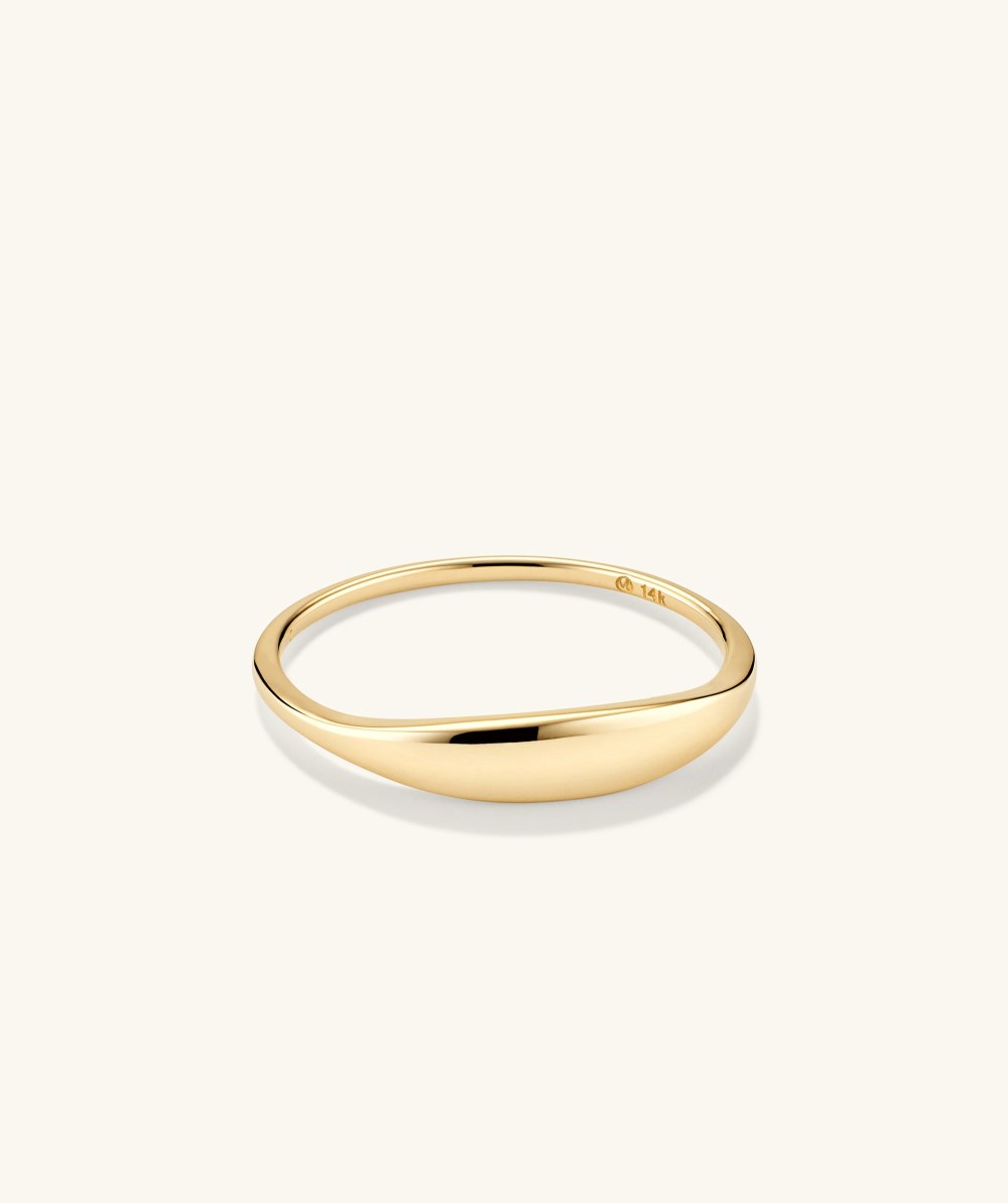 Mejuri Slim Signet Ring - 14k Yellow Gold Canada Store