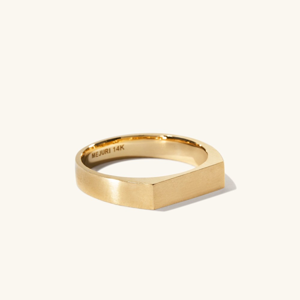 Mejuri Ultra Slim Rectangular Signet Ring - 14k Yellow Gold Canada Store